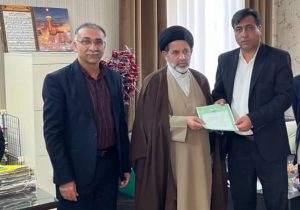 اهدای۱۲۱ فقره سند مالکیت موقوفات شهرستان لارستان به مدیرکل اوقاف و امور خیریه فارس