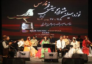 چراغ جشنواره موسیقی فجر با ساز هنرمندان قشقایی روشن شد