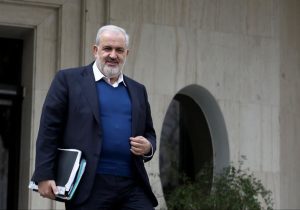 وزیر نیرو برای افتتاح طرح های مهم آب و برق به استان فارس سفر می‌کن