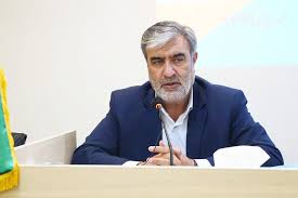کسانی که برای افتتاح آزادراه شیراز -اصفهان گوی سبقت از یکدیگر می ربودند، امروز پاسخگوی نواقص باشند!