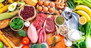 بازدید مهدی خادمی و کاوه خوشبخت بازرسان امنیت غذایی معاونت سازمان و مدیریت جهاد کشاورزی شهرستان داراب از فروشگاههای مواد غذایی و واحدهای مرغ فروشی