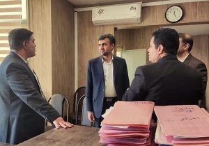 دیدار سرزده و پاسخ گویی دادستان مرکز استان فارس به ۸۶ نفر از مراجعان در دادسرای ناحیه دو شیراز