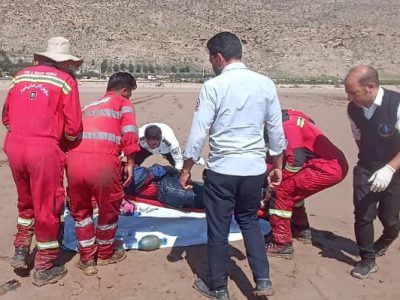 سقوط پاراگلایدر تفریحی در محدوده دریاچه مهارلوی شیراز