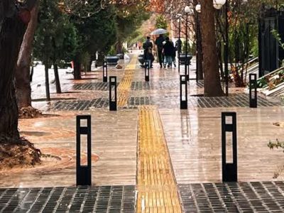 نمایی زیبا از بولوار شاهد در یک روز بارانی