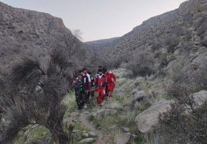 انتقال پیکر بی جان فرد ۵۰ ساله از ارتفاعات کوه‌های ارسنجان