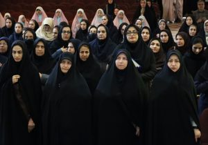 تقدیر از ۲۵۰ بانوی فرهنگی سرپرست خانواده استان فارس در همایش «بانوی ریحانه»