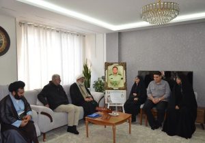 دیدار رئیس سازمان عقیدتی سیاسی انتظامی کشور با خانواده شهید رنجبر