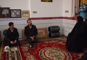 دیدار فرمانده انتظامی شهرستان مرودشت با خانواده شهید مرادی
