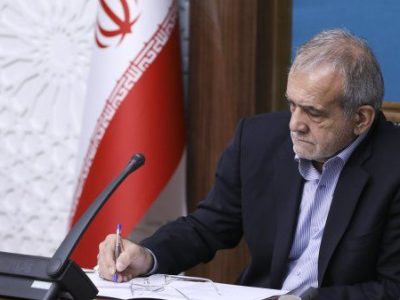 کاسبی عده‌ای بدون انجام کار/ هر کس ارز ۲۸هزار و ۵۰۰ تومانی می‌گیرد، دارد رانت می‌گیرد