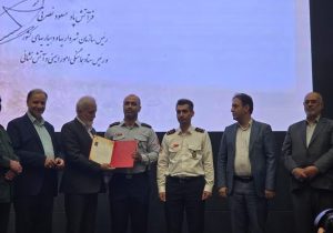 ارتقاء درجه رئیس و معاون عملیات سازمان آتش‌نشانی و خدمات ایمنی شهرداری شیراز در مراسم اختتامیه ستاد تسهیلات نوروز