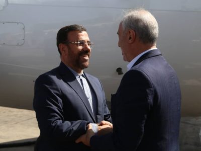 معاون رئیس جمهور و رئیس سازمان برنامه و بودجه کشور وارد شیراز شد