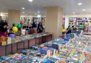 برپایی نمایشگاه کتاب در شهرستان آباده