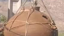 انتقال خمره کشف‌ شده در ارسنجان به تخت جمشید