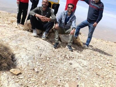 صعود رانندگان بهمنی به بلندترین قله آباده