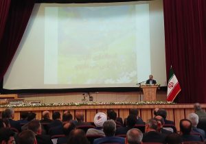 یکی از مولفه‌های مهم در ساختار قدرت، میزان سواد جامعه است