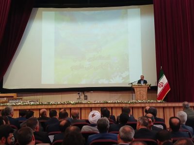 یکی از مولفه‌های مهم در ساختار قدرت، میزان سواد جامعه است