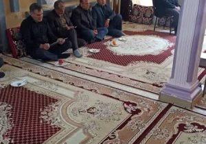 حضور مسئولان محیط زیست فارس در منزل مرحوم سید ضیاء شریفی فعال محیط زیست اقلید