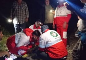 نجات مرد ۶۵ ساله در ارتفاعات رحیم آباد پاسارگاد