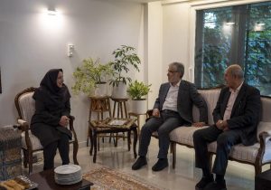 حضور وزیر علوم در منزل پروفسور افسانه صفوی و ناصر ایران پور