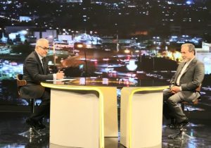 گفتکوی زنده خبری وزیر امور خارجه با شبکه خبر در شیراز