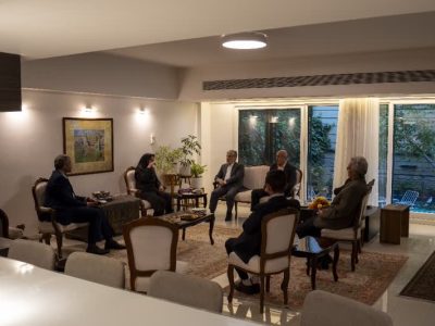 حضور وزیر علوم در منزل پروفسور افسانه صفوی و پروفسور ناصر ایران‌پور