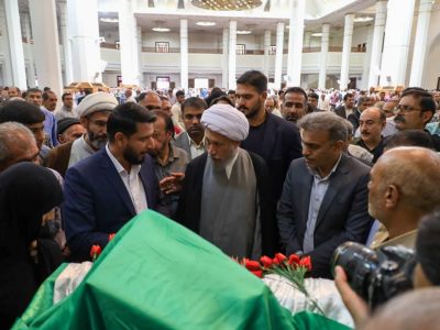 رونمایی از مصحف قرآنی به خط دانش آموزان دختر یک هنرستان درشیرازی