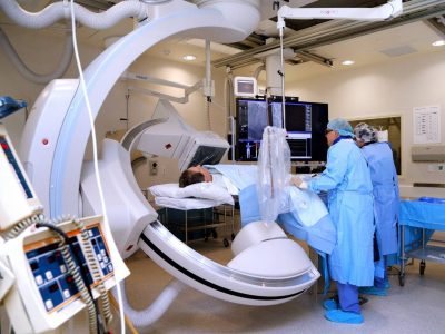 انجام ۱۴ عمل آنژیوگرافی و آنژیوپلاستی قلبی در یک روز در بیمارستان آباده