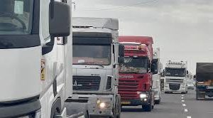 همدردی کامیون داران آباده با حادثه دیدگان بندرعباس