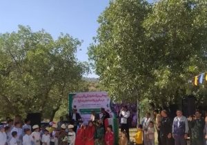 شادپیمایی خانوادگی زاگرس‌نشینان کوهمره‌سرخی در طبیعت