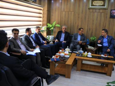 دیدار و گفتگوی مدیرعامل آبفا فارس و فرماندار شهرستان بیضا برای رفع نگرانی های تأمین آب در تابستان پیش رو