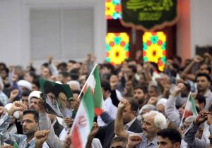 مشت گره کرده فارس در جمعه همدلی و ایستادگی