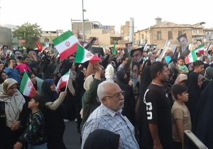 فارس ، یکصدا حمایت از نیرو‌های مدافع میهن را فریاد زد
