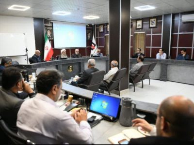 بازدید امام جمعه شیراز از مرکز کنترل و ستاد مدیریت بحران شهرداری شیراز