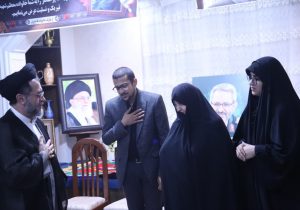 ابلاغ پیام رهبر معظم انقلاب به خانواده شهید غیب‌پرور