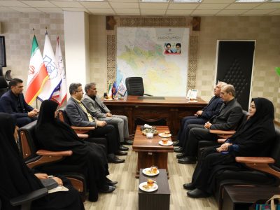 بیش از ۳۱ هزار معلم و دانش آموز استان فارسی هستند