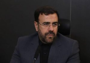 حضور استاندار فارس در صفوف نماز ظهر عاشورا در جوار حضرت شاهچراغ (ع)