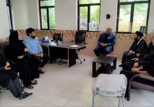 دیدار مدیرکل و مسئولان بنیاد فارس با خانواده یکی از شهدای حمله رژیم صهیونیستی در شیراز