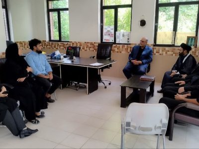 دیدار مدیرکل و مسئولان بنیاد فارس با خانواده یکی از شهدای حمله رژیم صهیونیستی در شیراز