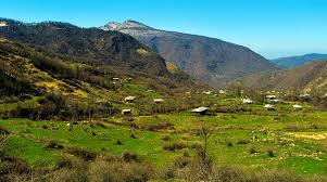 تلاش روستاییان علی آباد آباده برای آبادانی روستا