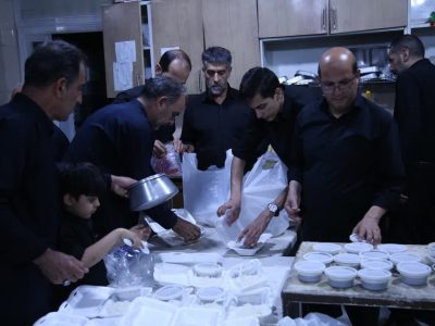 توزیع ۱۱ هزار وعده اطعام حسینی در حرم مطهر حضرت سیدعلاءالدین حسین (ع)