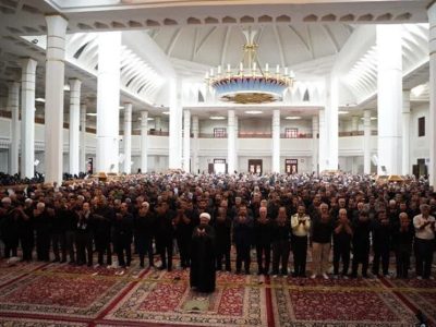 اقامه نماز ظهر عاشورا در حرم مطهر شاهچراغ (ع)