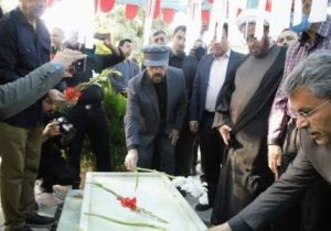 آغاز هفته دولت با ادای احترام هیئت رئیسه هیات ورزش های همگانی استان به مقام شهیدان در شیراز