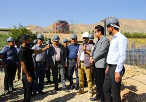 بازدید معتمدان محله‌های منطقه ۳ از پارک بزرگ آبی شیراز؛ روایتی از صداقت و پیشرفت شهری