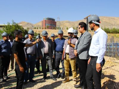 بازدید معتمدان محله‌های منطقه ۳ از پارک بزرگ آبی شیراز؛ روایتی از صداقت و پیشرفت شهری