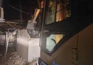 اجرای رأی کمیسیون ماده ۱۰۰ و تخریب الحاقات غیرمجاز مدرسه مهر تابان در شیراز