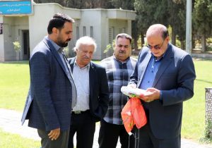 توزیع بسته‌های نوشت‌افزار میان دانش‌آموزان نیازمند، با شعار نشاط و افتخار