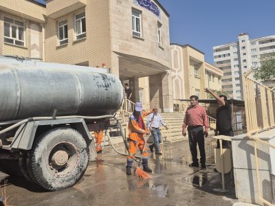 شهرداری صدرا با پاکسازی مدارس به استقبال مهر رفت