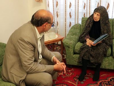 دیدار مدیر کل بنیاد شهید فارس با مادر شهیدان زیانی