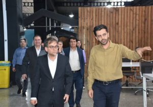 بازدید مدیرکل صمت فارس از پارک علم و فناوری صدرا و کارخانه نوآوری شیراز