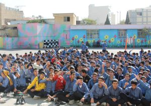 برگزاری مراسم گرامیداشت روز دانش‌آموز در دبیرستان شهید حجت مهاجر با حضور معاون استاندارد سازی و آموزش اداره کل استاندارد فارس